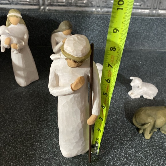 Willow Tree 6-Piece Nativity Set, Behold The Wonder of The Christmas story - Picture 4 of 14